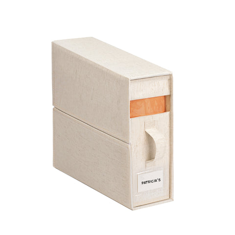 Single linen-blend sheet organizer with a clear window and label holder, King and Queen size